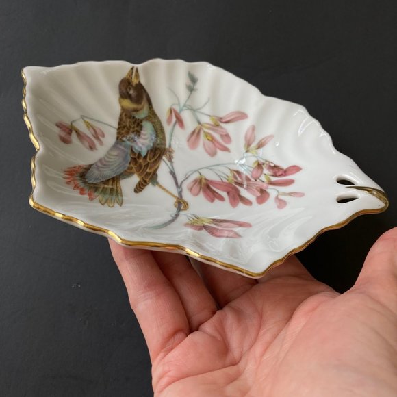 VTG Mitterteich Bavaria Germany Leaf Shape Hand Painted Bird /Floral Design Dish - Picture 9 of 17